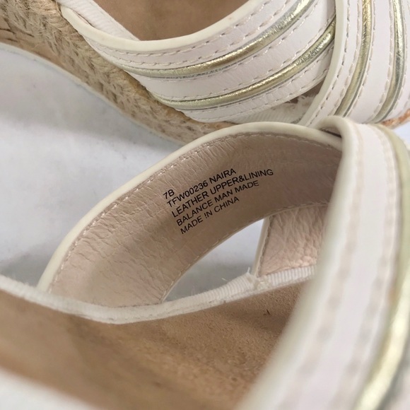 {Tommy Bahama} Naira Wedge Sandal - Picture 6 of 11